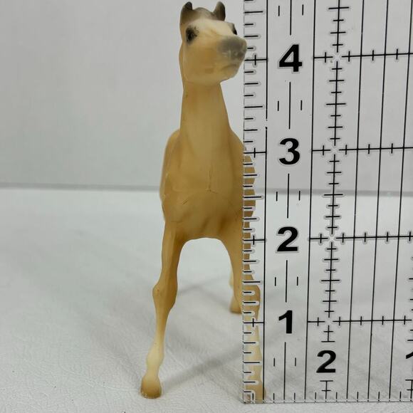 Breyer Reeves Horse Figure Pony Mini Figurine Toy Blonde Tan Cream Collectible - Picture 8 of 9